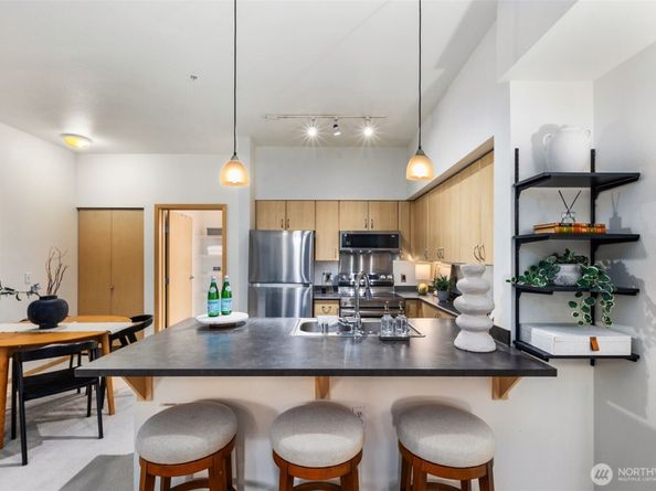 812 5th Avenue N 105, Seattle WA 98109