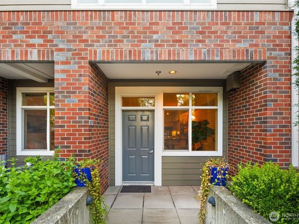 812 5th Avenue N 105, Seattle WA 98109