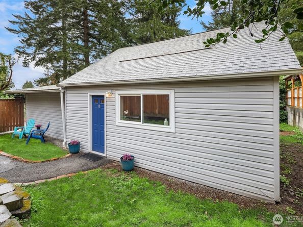 19046 10th Avenue NE B, Shoreline WA 98155