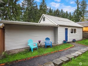 19046 10th Avenue NE B, Shoreline WA 98155