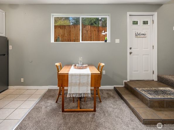 19046 10th Avenue NE B, Shoreline WA 98155