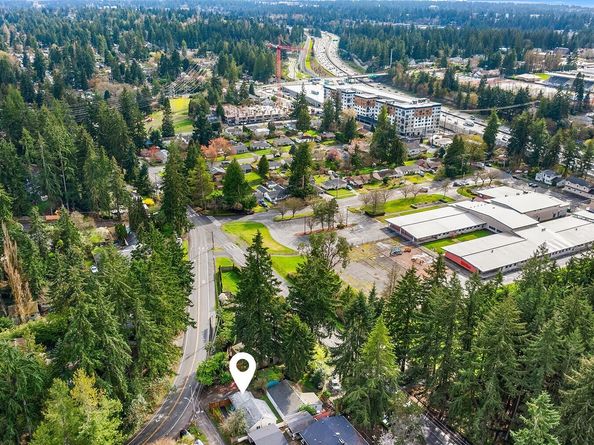 19046 10th Avenue NE B, Shoreline WA 98155