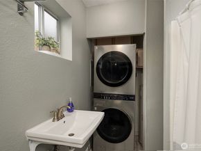 19046 10th Avenue NE B, Shoreline WA 98155