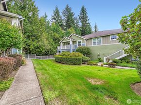 10630 221st Lane NE 204, Redmond WA 98053