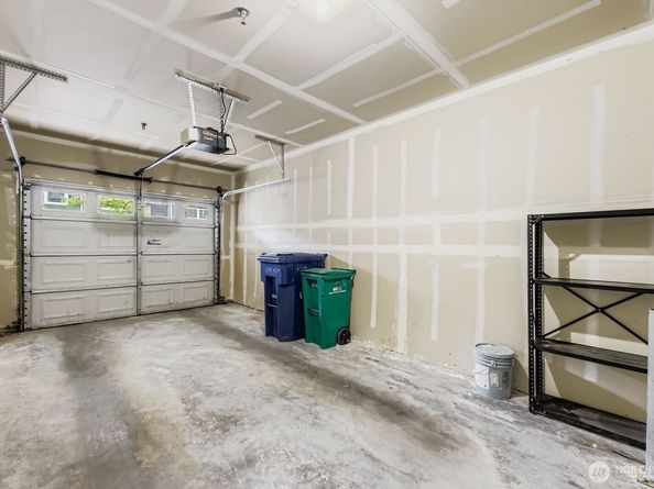 10630 221st Lane NE 204, Redmond WA 98053