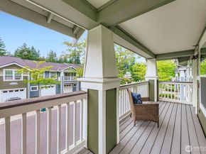 10630 221st Lane NE 204, Redmond WA 98053