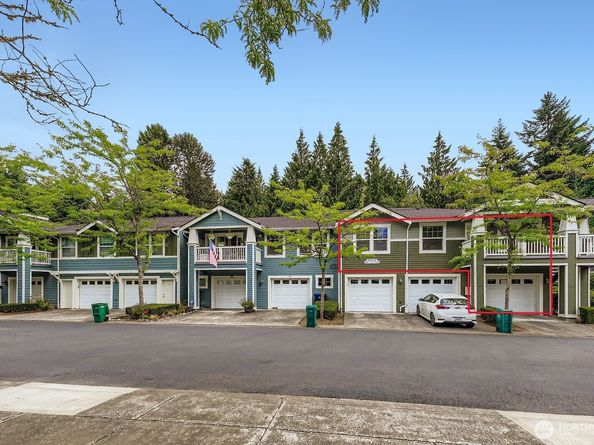 10630 221st Lane NE 204, Redmond WA 98053