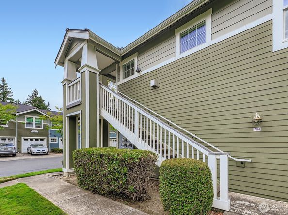 10630 221st Lane NE 204, Redmond WA 98053