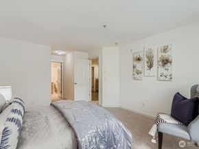 10630 221st Lane NE 204, Redmond WA 98053