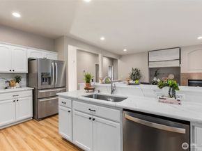 6203 NE 4th Circle, Renton WA 98059