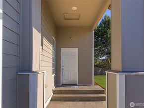 6203 NE 4th Circle, Renton WA 98059