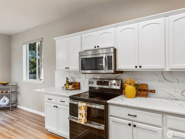 6203 NE 4th Circle, Renton WA 98059