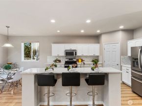 6203 NE 4th Circle, Renton WA 98059