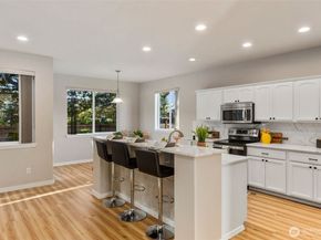 6203 NE 4th Circle, Renton WA 98059