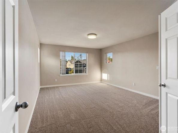 6203 NE 4th Circle, Renton WA 98059