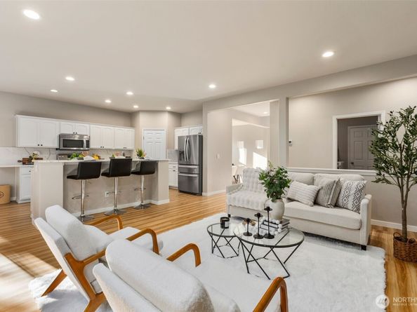 6203 NE 4th Circle, Renton WA 98059
