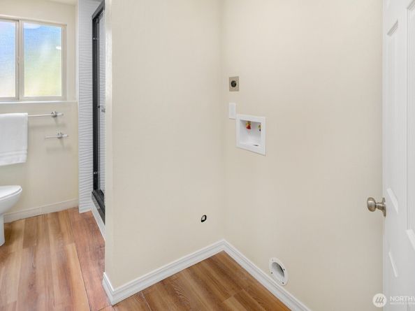 15638 SE 24th Street, Bellevue WA 98008
