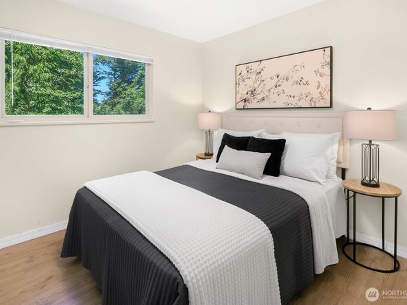 15638 SE 24th Street, Bellevue WA 98008