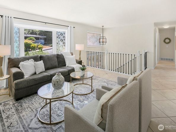 15638 SE 24th Street, Bellevue WA 98008