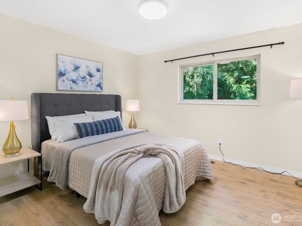 15638 SE 24th Street, Bellevue WA 98008