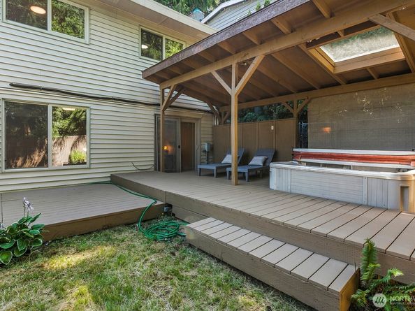 15638 SE 24th Street, Bellevue WA 98008