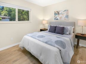 15638 SE 24th Street, Bellevue WA 98008