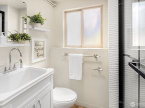 15638 SE 24th Street, Bellevue WA 98008