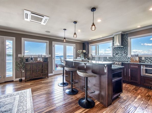 10879 Point Vashon Drive SW, Vashon WA 98070