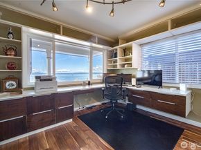 10879 Point Vashon Drive SW, Vashon WA 98070