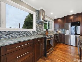 10879 Point Vashon Drive SW, Vashon WA 98070