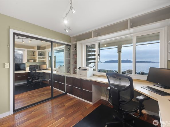 10879 Point Vashon Drive SW, Vashon WA 98070