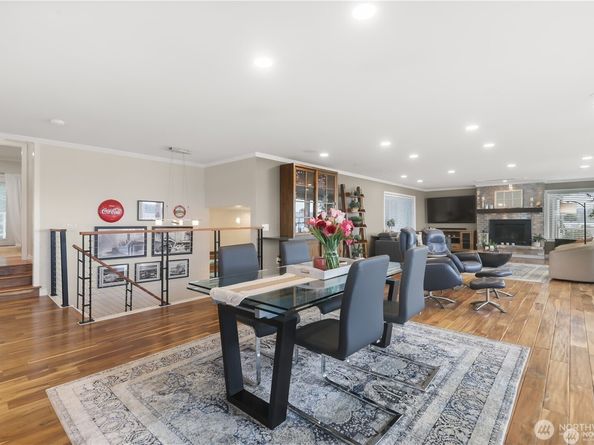 10879 Point Vashon Drive SW, Vashon WA 98070