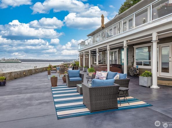 10879 Point Vashon Drive SW, Vashon WA 98070
