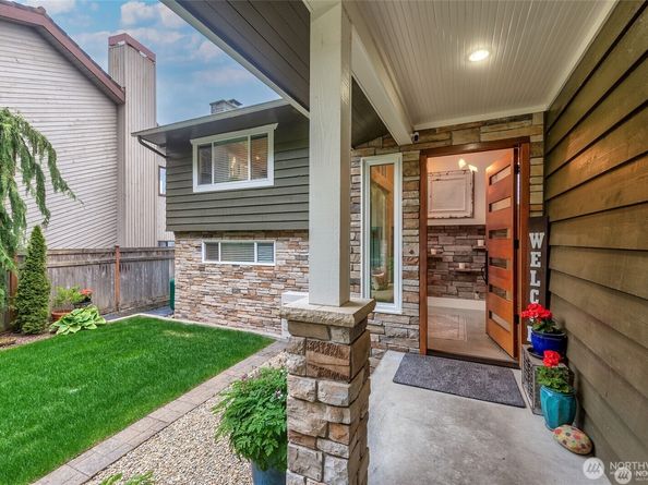 10879 Point Vashon Drive SW, Vashon WA 98070