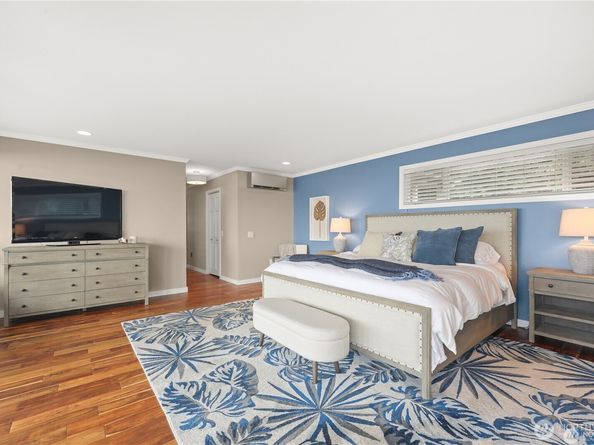 10879 Point Vashon Drive SW, Vashon WA 98070