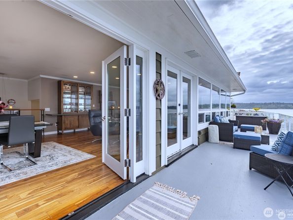 10879 Point Vashon Drive SW, Vashon WA 98070