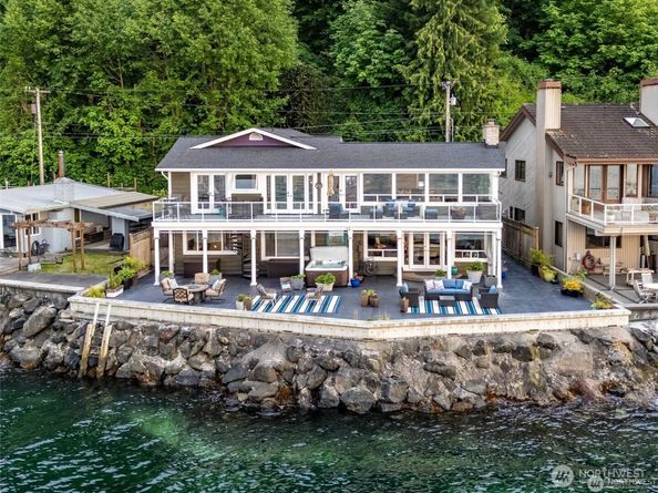 10879 Point Vashon Drive SW, Vashon WA 98070
