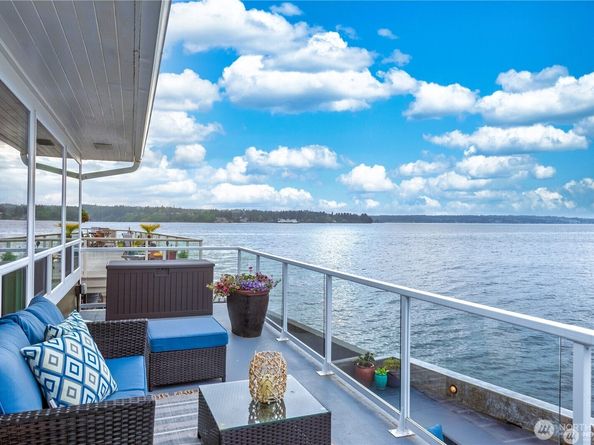 10879 Point Vashon Drive SW, Vashon WA 98070