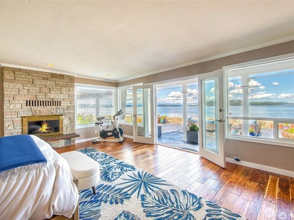 10879 Point Vashon Drive SW, Vashon WA 98070