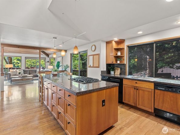 3216 142nd Place NE, Bellevue WA 98007