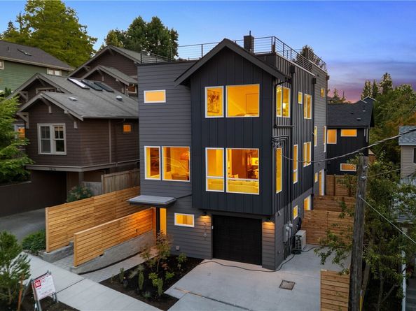 2618 E Roy Street, Seattle WA 98112