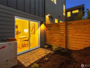 2618 E Roy Street, Seattle WA 98112