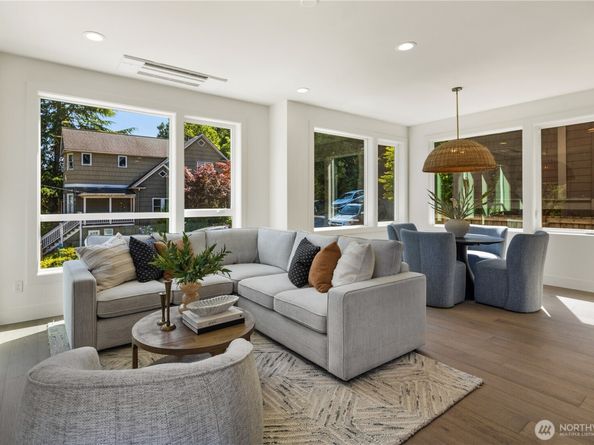 2618 E Roy Street, Seattle WA 98112