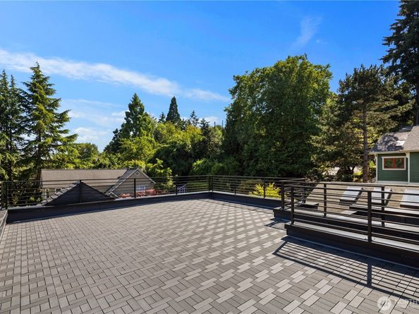 2618 E Roy Street, Seattle WA 98112