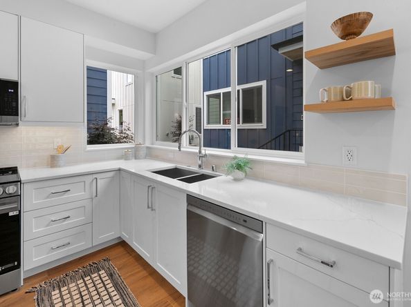 9218 4th Avenue NW, Seattle WA 98117