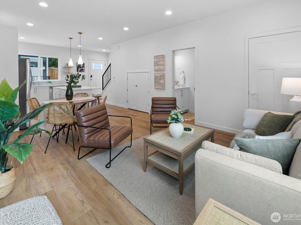 9218 4th Avenue NW, Seattle WA 98117