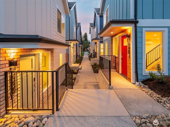 9218 4th Avenue NW, Seattle WA 98117