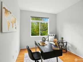 723 241st Lane SE, Sammamish WA 98074
