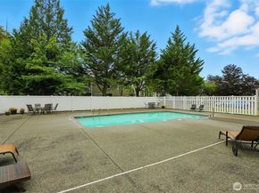 723 241st Lane SE, Sammamish WA 98074