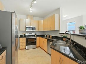 723 241st Lane SE, Sammamish WA 98074